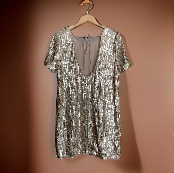 Lulu's Blush Pink Gold Short Sleeve Sequens Shift Dress Size Medium - Picture 5 of 7